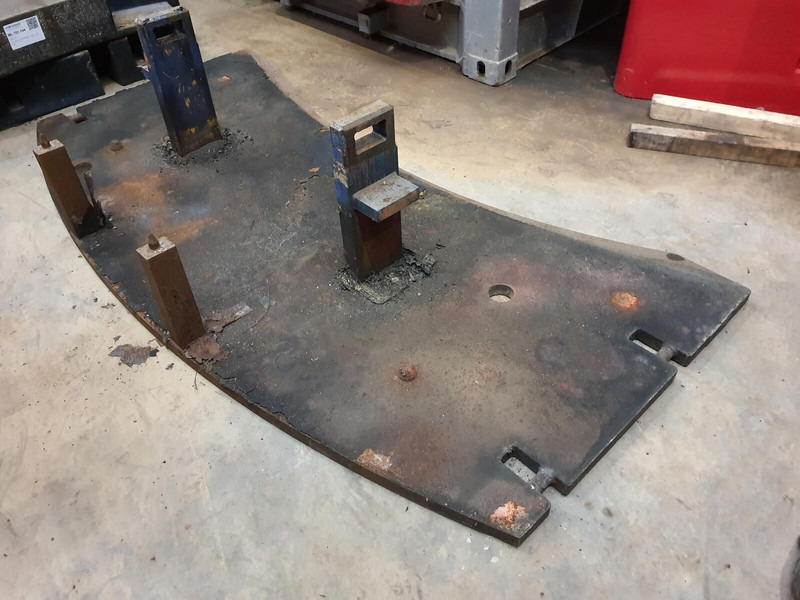 Terex AC 205 counterweight 1,2 ton - Counterweight for Construction machinery: picture 1 Terex AC 205 counterweight 1,2 ton - Counterweight for Construction machinery: picture 1