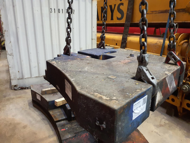 Terex AC 205 counterweight left side 1,9 ton - Counterweight for Construction machinery: picture 4 Terex AC 205 counterweight left side 1,9 ton - Counterweight for Construction machinery: picture 4