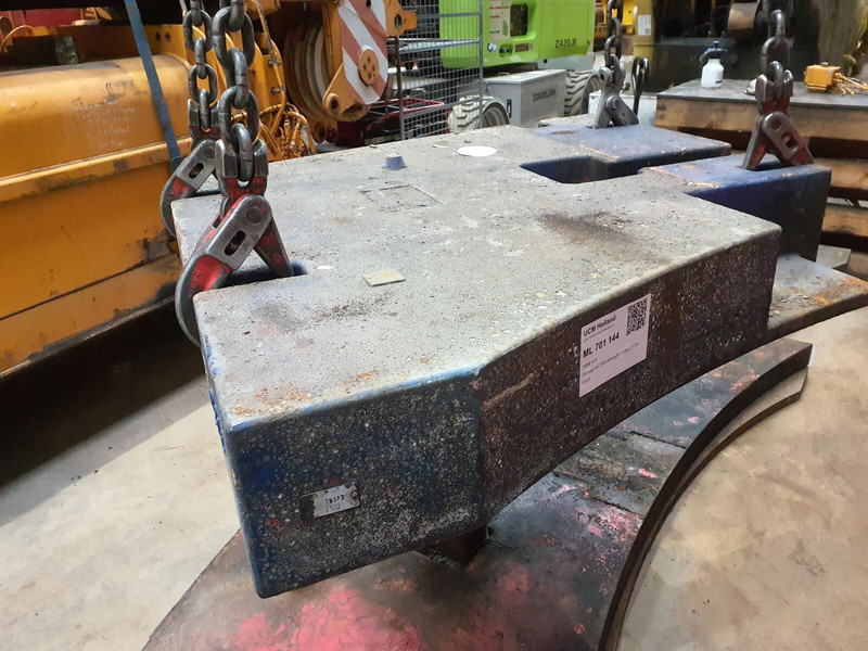 Terex AC 205 counterweight right side 2,1 ton - Counterweight for Construction machinery: picture 3 Terex AC 205 counterweight right side 2,1 ton - Counterweight for Construction machinery: picture 3