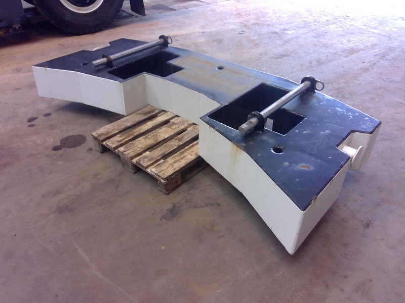 Terex Terex Challenger 3160 counterweight 2,26 Ton - Counterweight for Construction machinery: picture 4 Terex Terex Challenger 3160 counterweight 2,26 Ton - Counterweight for Construction machinery: picture 4