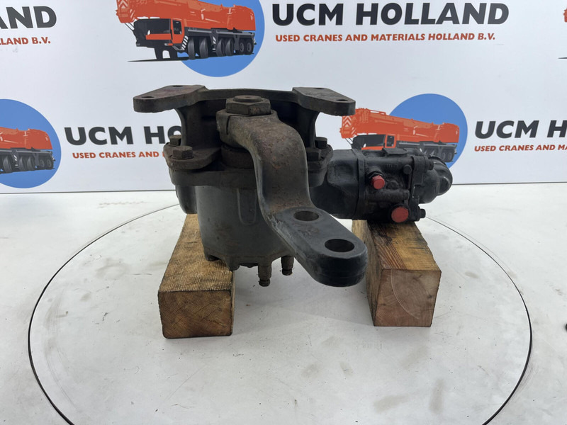 Terex ZF Steering box 135bar - Steering column for Crane: picture 1 Terex ZF Steering box 135bar - Steering column for Crane: picture 1