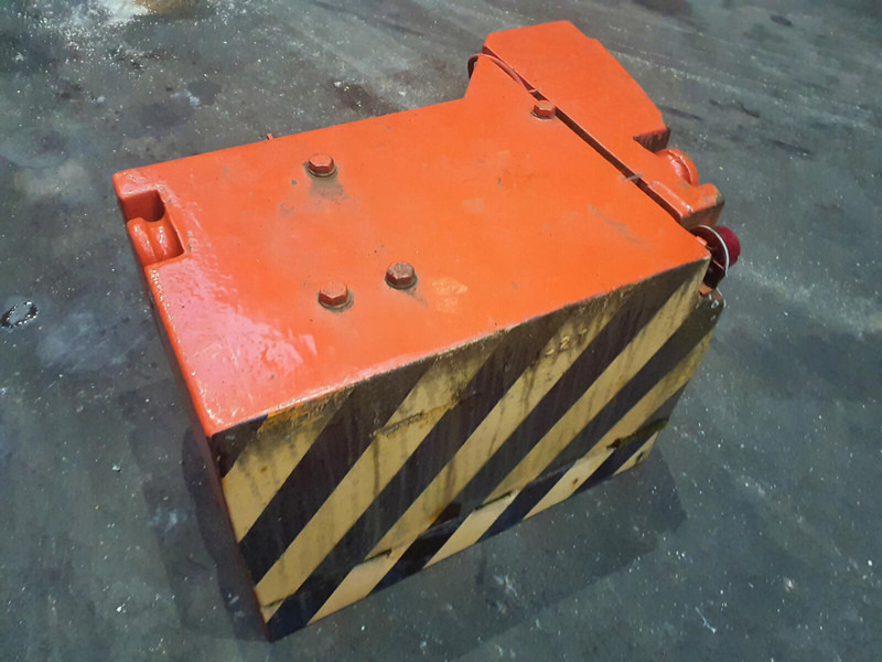 Terex counterweight left 1,2 + 0,3t - Counterweight for Construction machinery: picture 2 Terex counterweight left 1,2 + 0,3t - Counterweight for Construction machinery: picture 2