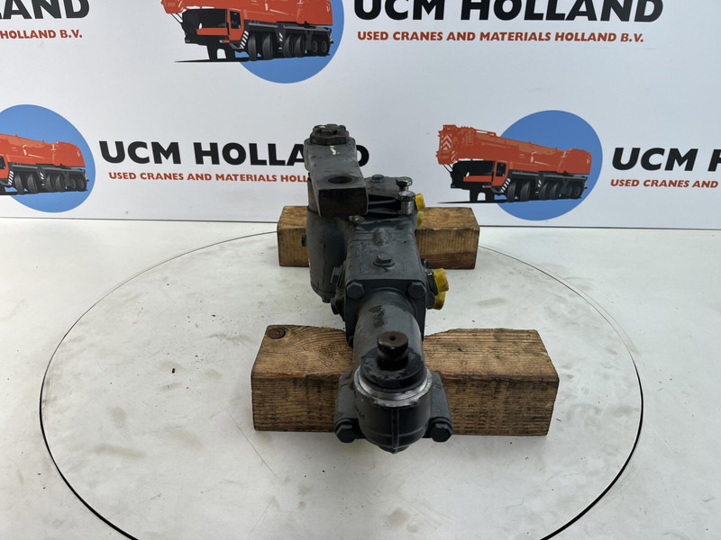 ZF LTM 1050-1 steering box - Steering column for Crane: picture 2 ZF LTM 1050-1 steering box - Steering column for Crane: picture 2