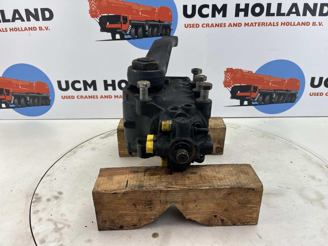 ZF LTM 1070 4.2 Steering box - Steering gear for Mobile crane: picture 2 ZF LTM 1070 4.2 Steering box - Steering gear for Mobile crane: picture 2