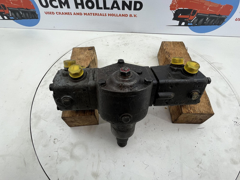 ZF Steering Box 120bar - Steering gear for Crane: picture 5 ZF Steering Box 120bar - Steering gear for Crane: picture 5