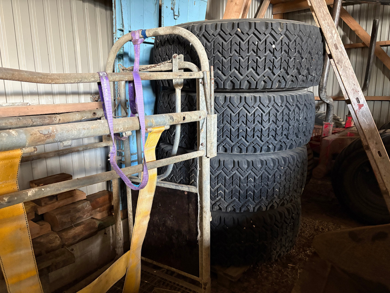 Däck - Michelin 175R25 - Tire for Construction machinery: picture 3 Däck - Michelin 175R25 - Tire for Construction machinery: picture 3