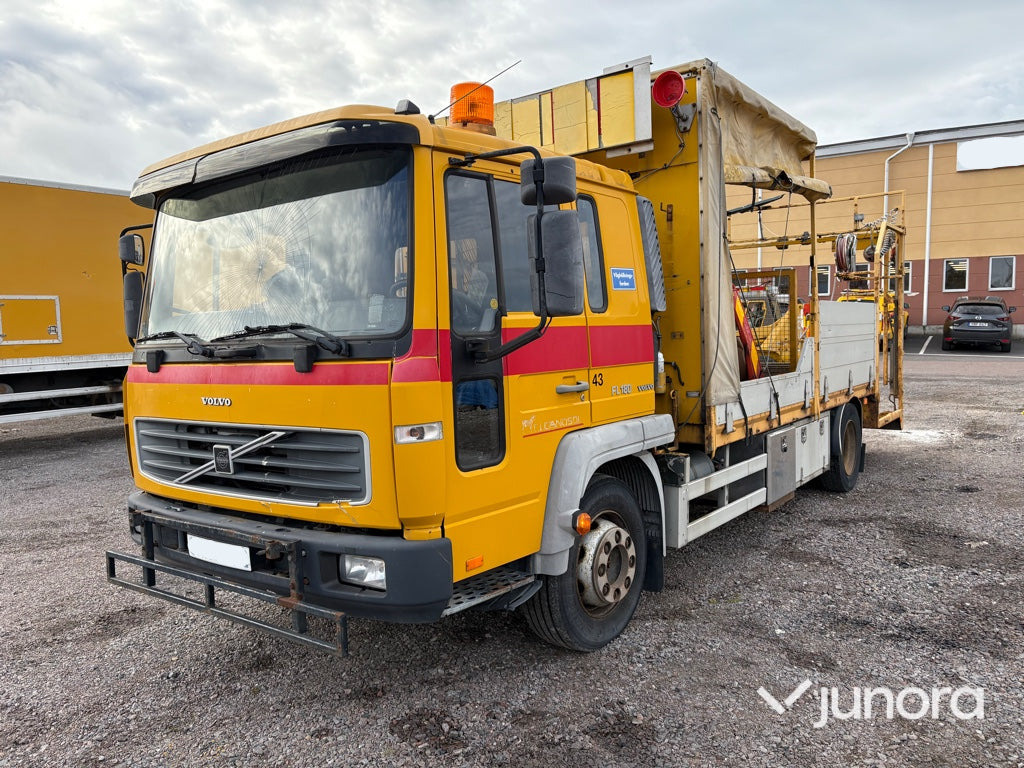 Lastbil - Volvo FL611 4X2 - Dropside/ Flatbed truck: picture 1 Lastbil - Volvo FL611 4X2 - Dropside/ Flatbed truck: picture 1