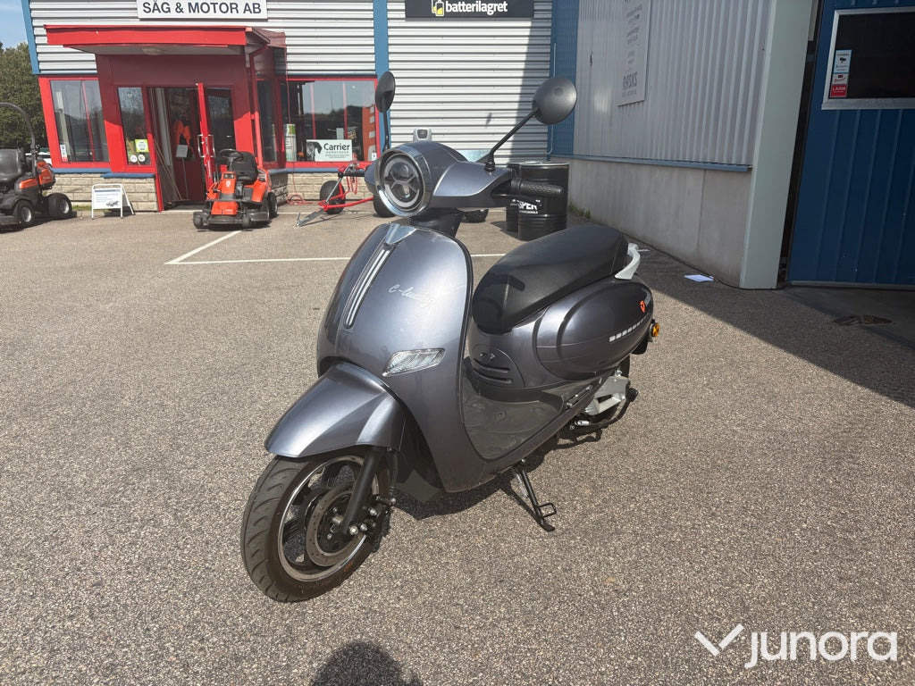 NY! Yadea C-Lucky EL EU-moped - Motorcycle: picture 2 NY! Yadea C-Lucky EL EU-moped - Motorcycle: picture 2