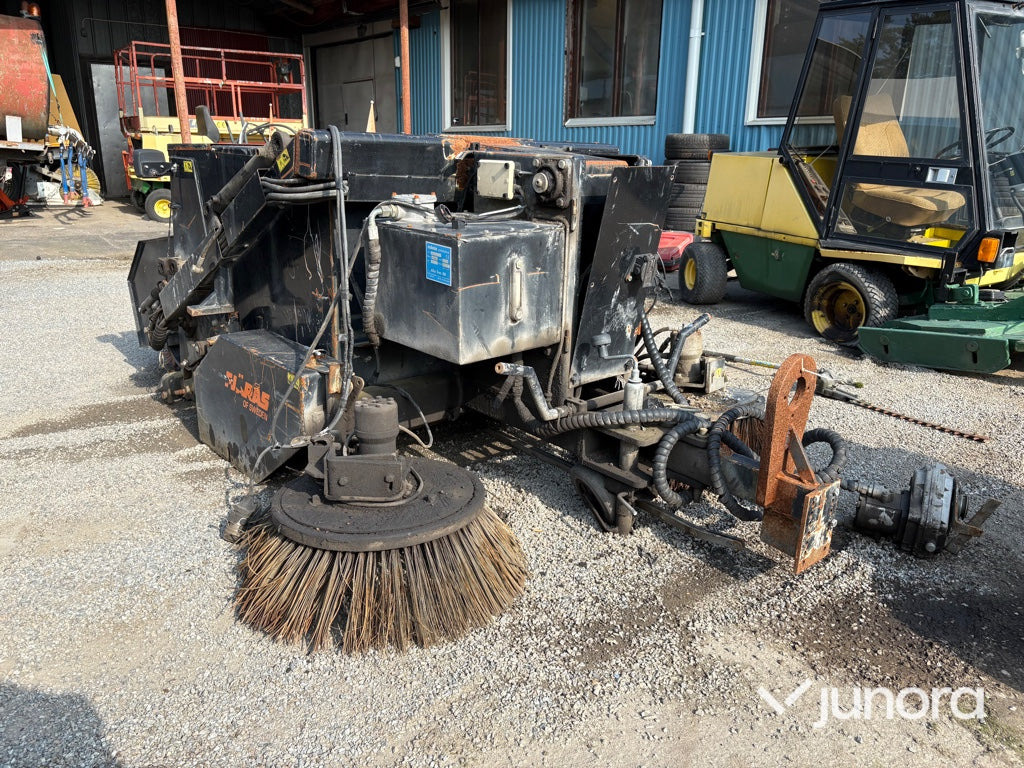 Sopmaskin Bogserad - Fjärås, FS 700 - Road sweeper: picture 3 Sopmaskin Bogserad - Fjärås, FS 700 - Road sweeper: picture 3