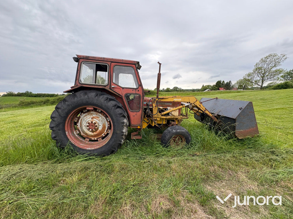Traktor - IH - Farm tractor: picture 2 Traktor - IH - Farm tractor: picture 2
