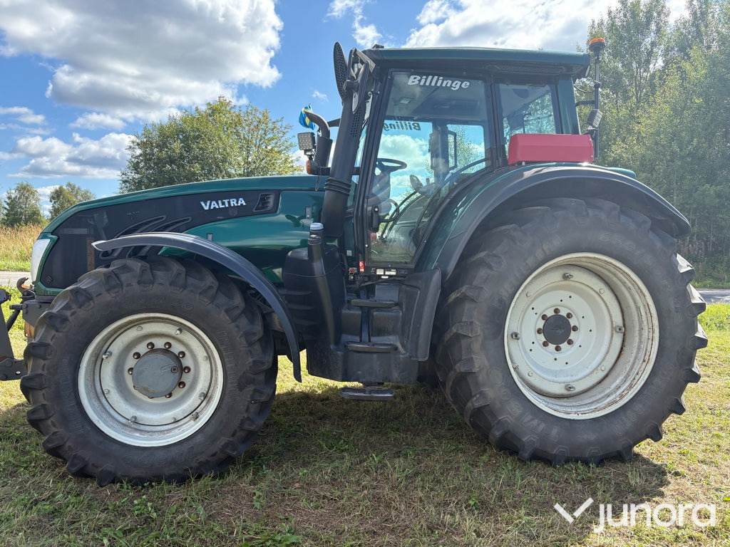 Valtra T203 - Farm tractor: picture 4 Valtra T203 - Farm tractor: picture 4