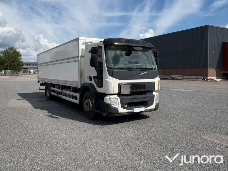 Volvo Fe 280 med höj o sänkbart skåp - Box truck: picture 1 Volvo Fe 280 med höj o sänkbart skåp - Box truck: picture 1