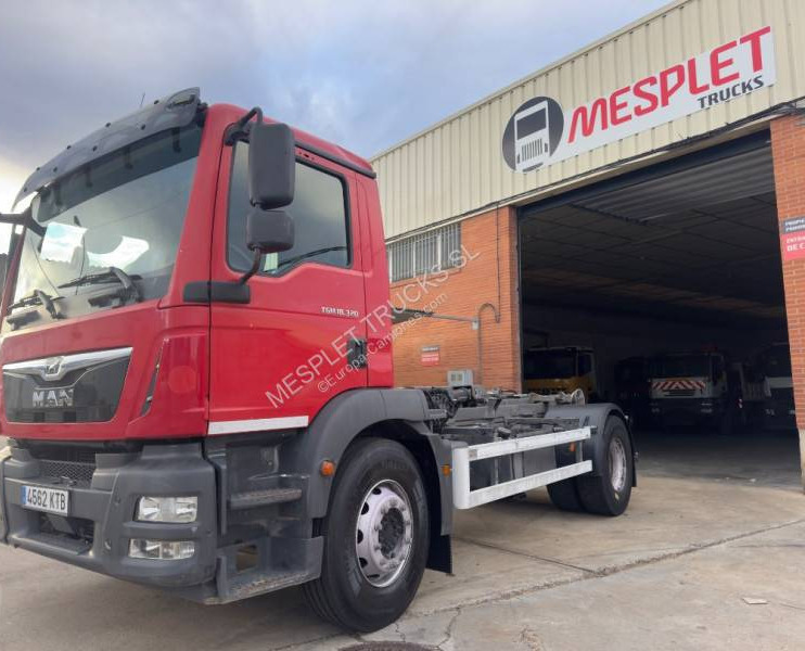 MAN TGS 18.320 - Hook lift truck: picture 1 MAN TGS 18.320 - Hook lift truck: picture 1