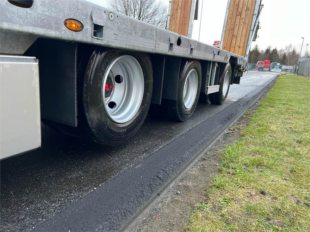 Low loader semi-trailer Hangler SDS-H 510-T 3-aks maskintrailer - dobbelt ramper: picture 19 Low loader semi-trailer Hangler SDS-H 510-T 3-aks maskintrailer - dobbelt ramper: picture 19