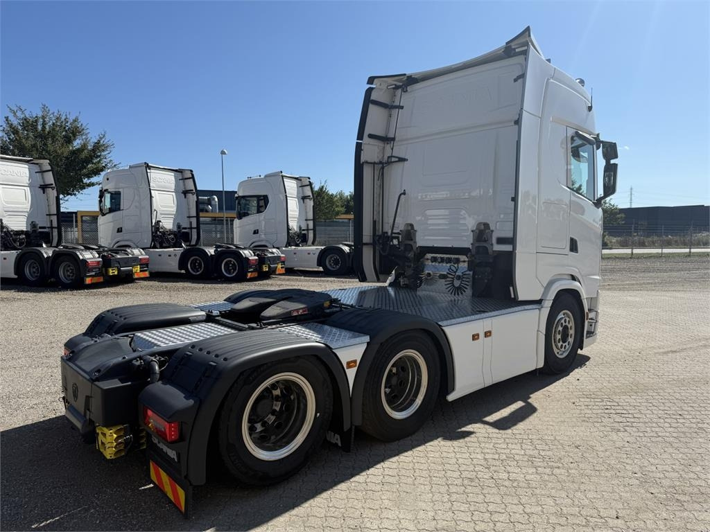 Scania S560 A 6x2 NB 2950 - Tractor unit: picture 2 Scania S560 A 6x2 NB 2950 - Tractor unit: picture 2