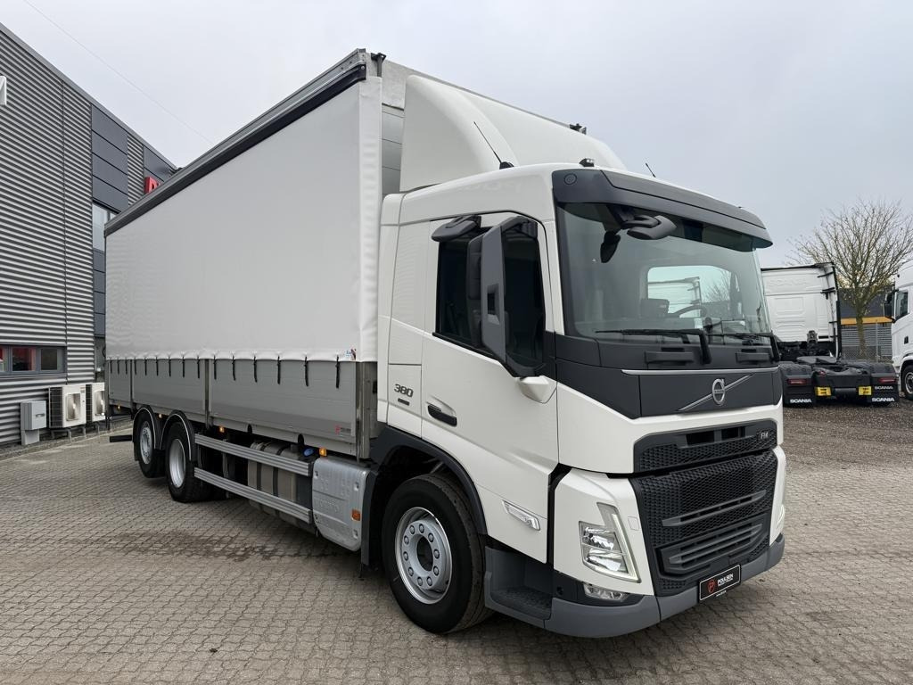 Volvo FM380 7800mm - Curtainsider truck: picture 1 Volvo FM380 7800mm - Curtainsider truck: picture 1