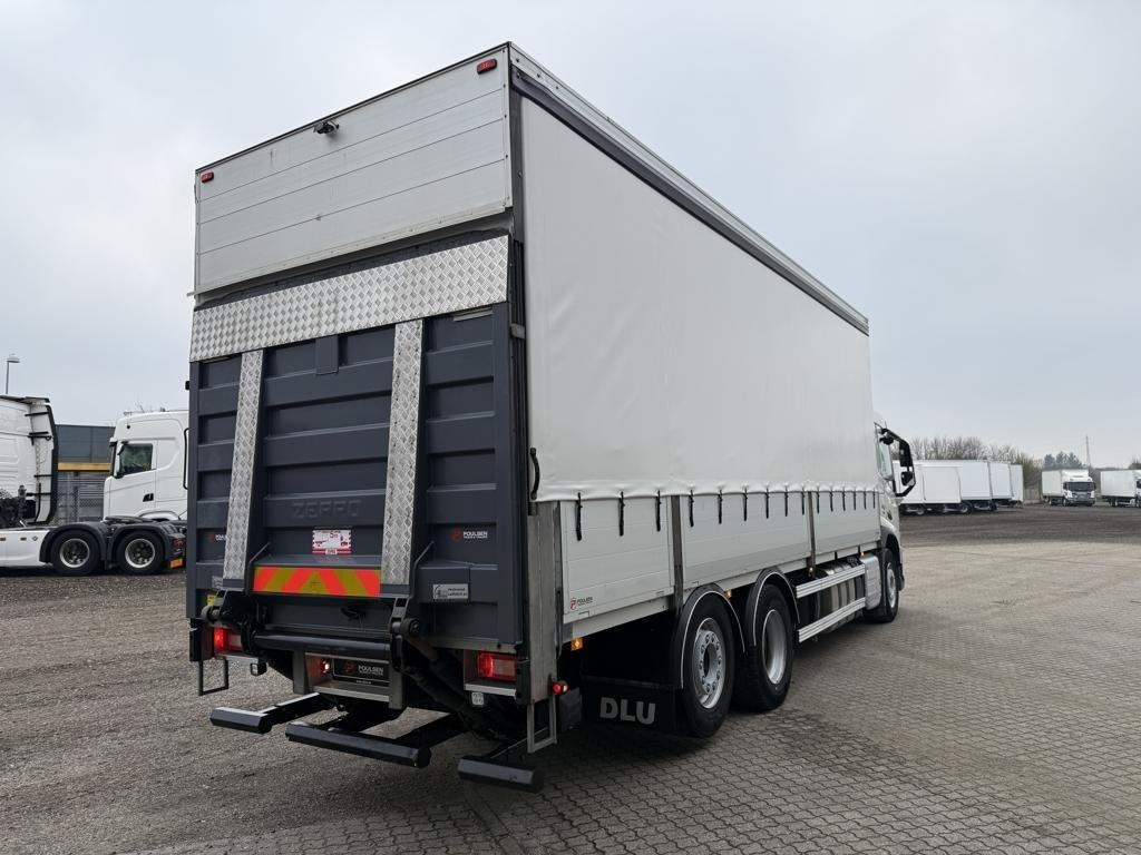 Volvo FM380 7800mm - Curtainsider truck: picture 3 Volvo FM380 7800mm - Curtainsider truck: picture 3