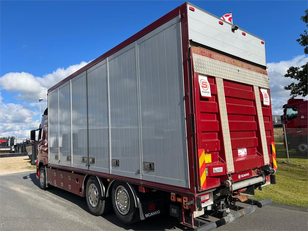 Volvo FM460  - Box truck: picture 5 Volvo FM460  - Box truck: picture 5