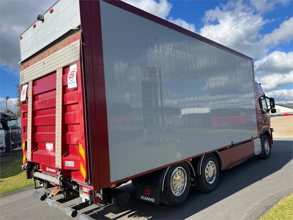 Volvo FM460  - Box truck: picture 2 Volvo FM460  - Box truck: picture 2