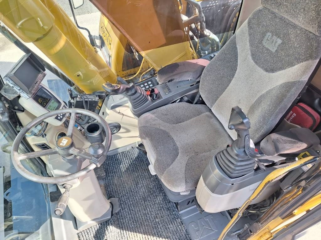 Wheel excavator CAT M316C: picture 11