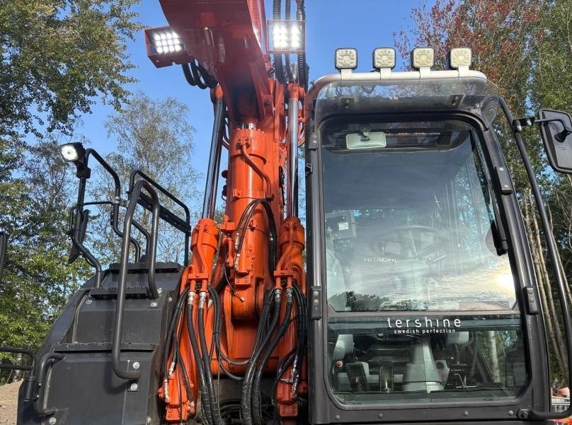 Hitachi ZX170W-6 + Peräkärry 2-akselinen - Wheel excavator: picture 5 Hitachi ZX170W-6 + Peräkärry 2-akselinen - Wheel excavator: picture 5