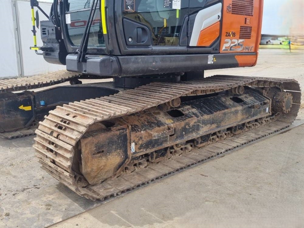 Crawler excavator Hitachi ZX225USLC-7: picture 7
