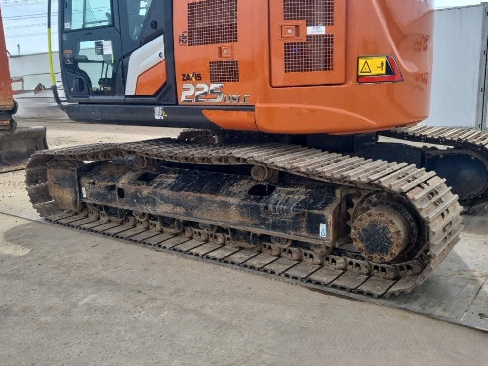 Hitachi ZX225USLC-7 - Crawler excavator: picture 3 Hitachi ZX225USLC-7 - Crawler excavator: picture 3