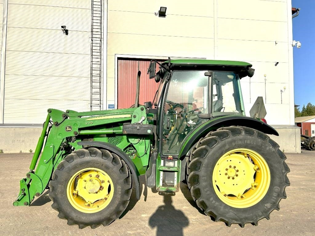 John Deere MYYTY!!SOLD!! 5100M ETUKUORMAAJALLA - Farm tractor: picture 2 John Deere MYYTY!!SOLD!! 5100M ETUKUORMAAJALLA - Farm tractor: picture 2