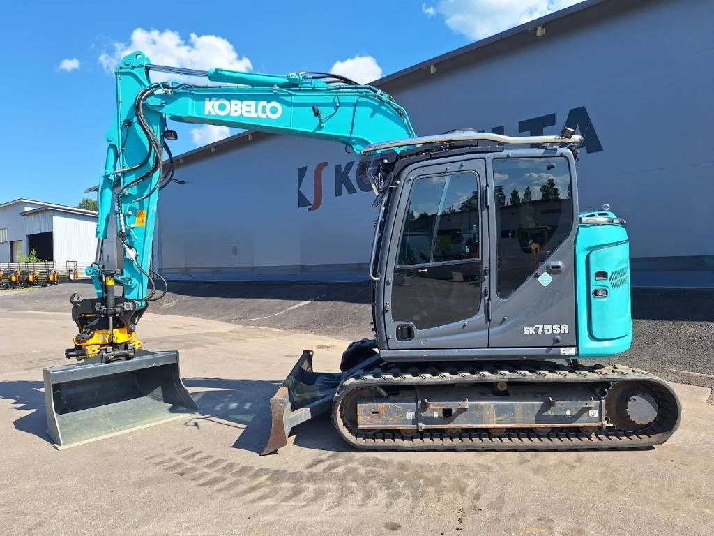Kobelco MYYTY! SOLD! SK75SR-7 HUIPPUVARUSTEET - Mini excavator: picture 1 Kobelco MYYTY! SOLD! SK75SR-7 HUIPPUVARUSTEET - Mini excavator: picture 1