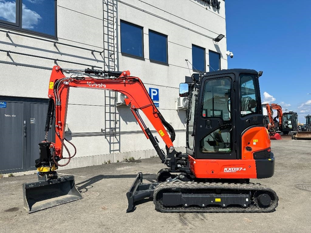 Kubota KX037-4 PYÖRITTÄJÄLLÄ - Mini excavator: picture 1 Kubota KX037-4 PYÖRITTÄJÄLLÄ - Mini excavator: picture 1