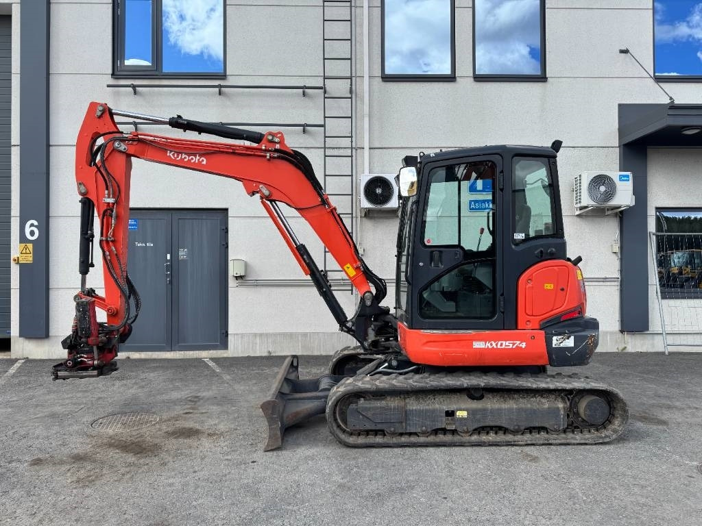 Kubota KX057-4 PYÖRITTÄJÄLLÄ - Mini excavator: picture 1 Kubota KX057-4 PYÖRITTÄJÄLLÄ - Mini excavator: picture 1