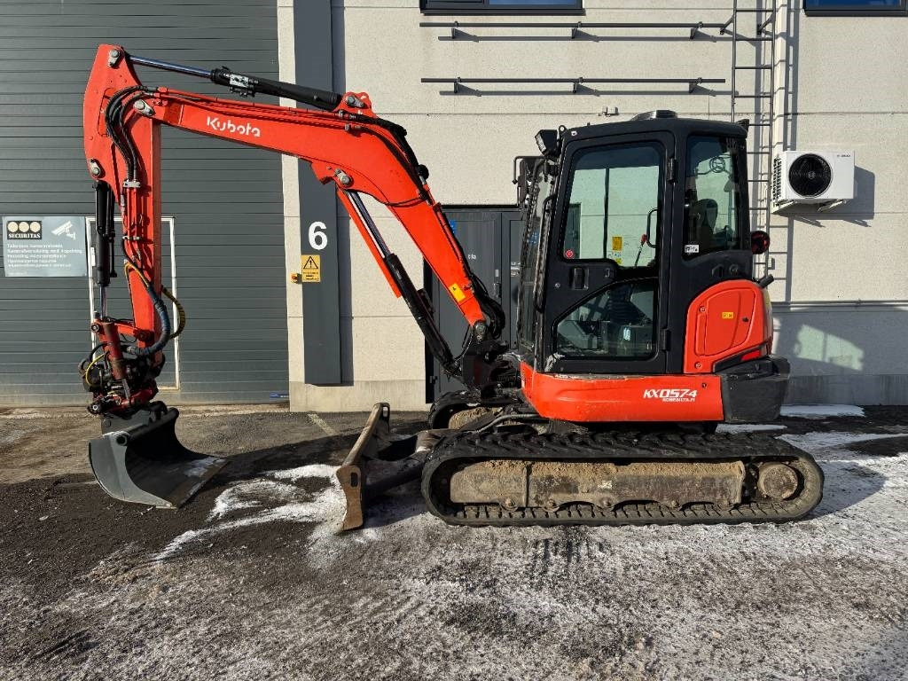 Kubota KX057-4 Pyörittäjällä  - Mini excavator: picture 1 Kubota KX057-4 Pyörittäjällä  - Mini excavator: picture 1