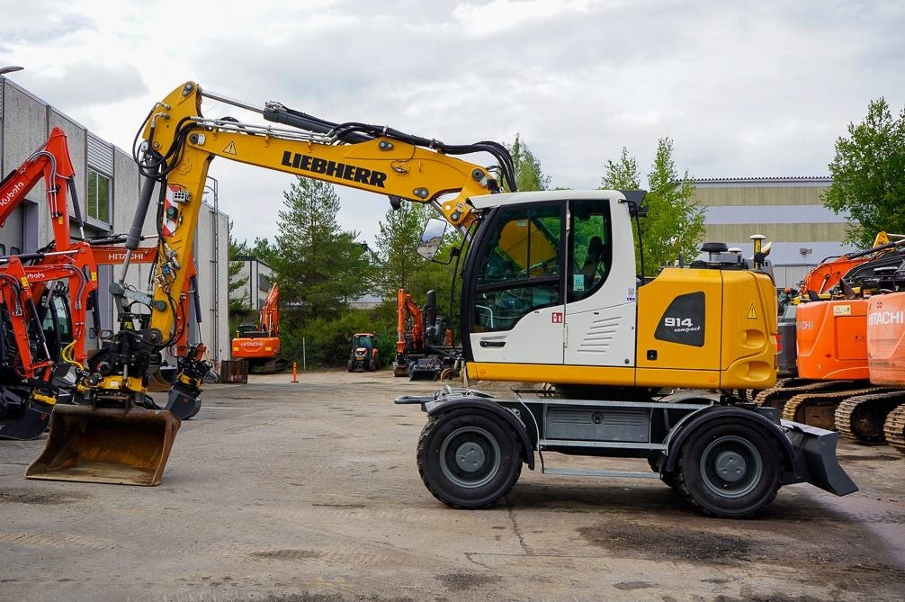 Liebherr A914C NOVATRON 3D PIHDIT - Wheel excavator: picture 1 Liebherr A914C NOVATRON 3D PIHDIT - Wheel excavator: picture 1