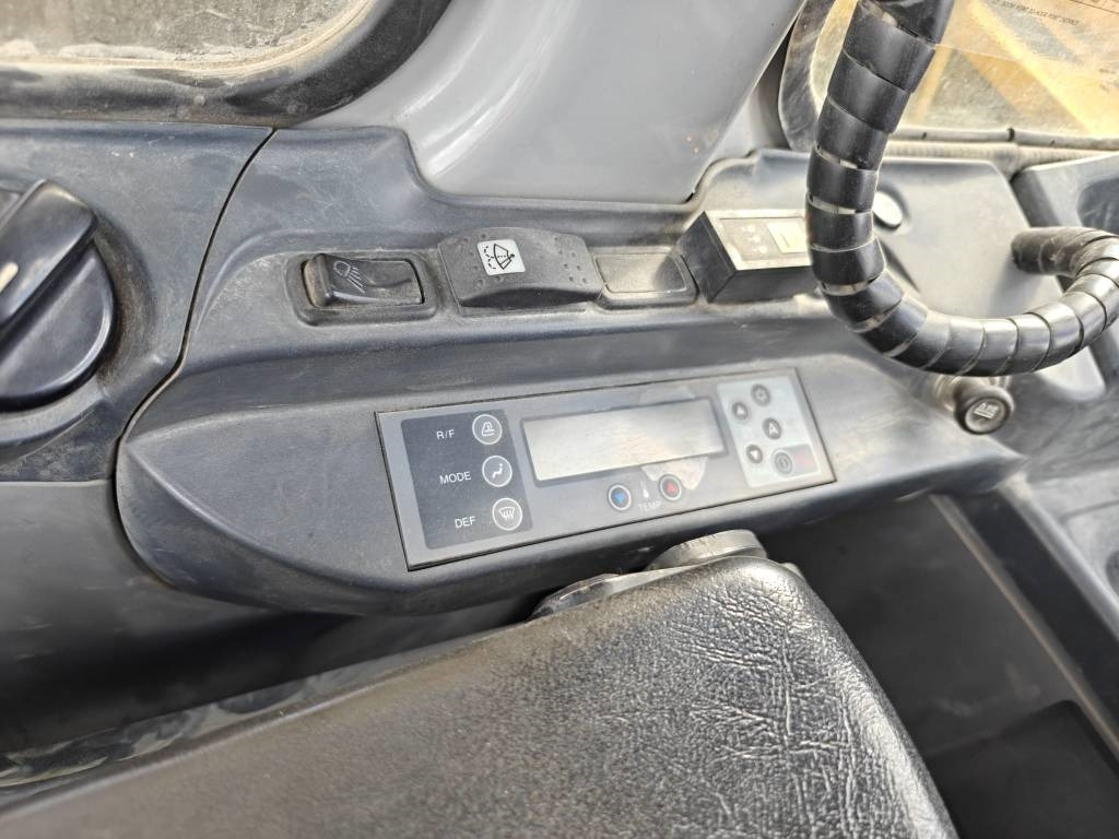 New Holland E225BSR ENGCONILLA - Crawler excavator: picture 3 New Holland E225BSR ENGCONILLA - Crawler excavator: picture 3