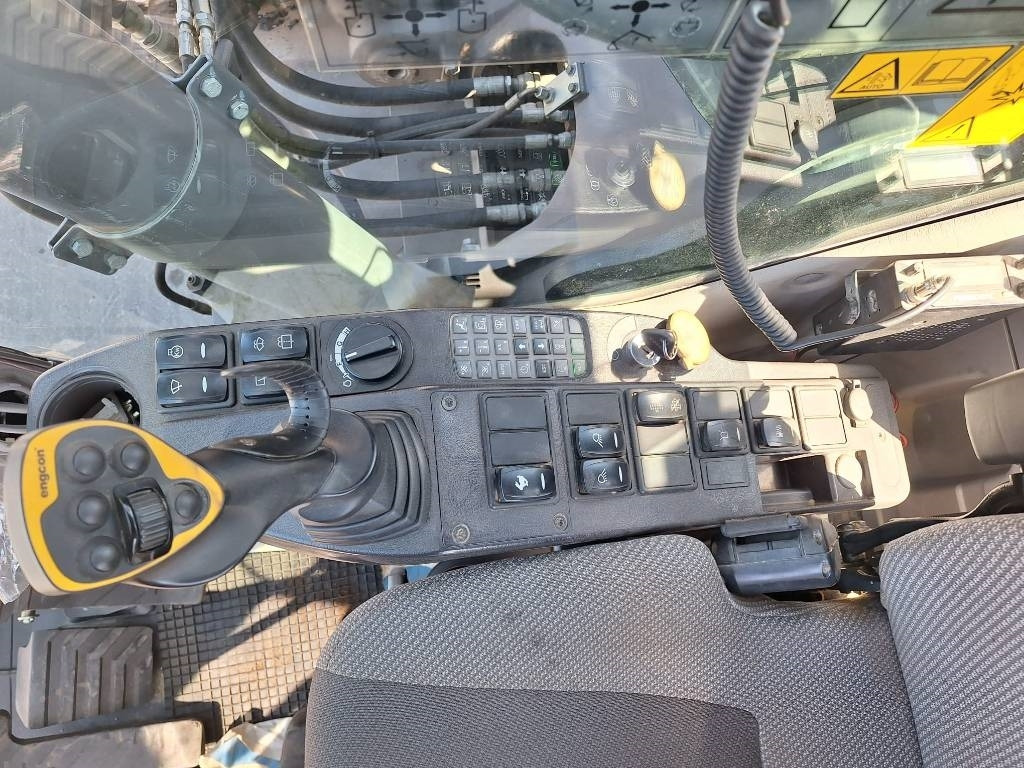 Crawler excavator Volvo EC220DL PYÖRITTÄJÄLLÄ: picture 14