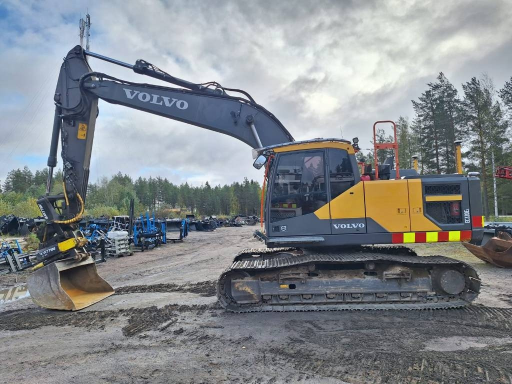 Volvo EC220EL HUIPPUVARUSTEILLA - Crawler excavator: picture 1 Volvo EC220EL HUIPPUVARUSTEILLA - Crawler excavator: picture 1