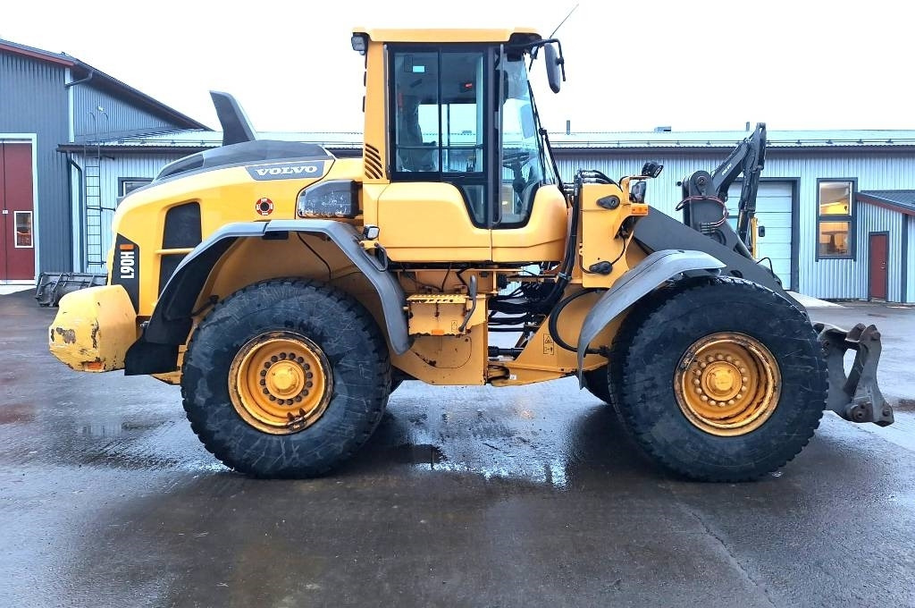 Volvo L90H VIPUOHJAUS YM. - Wheel loader: picture 5 Volvo L90H VIPUOHJAUS YM. - Wheel loader: picture 5