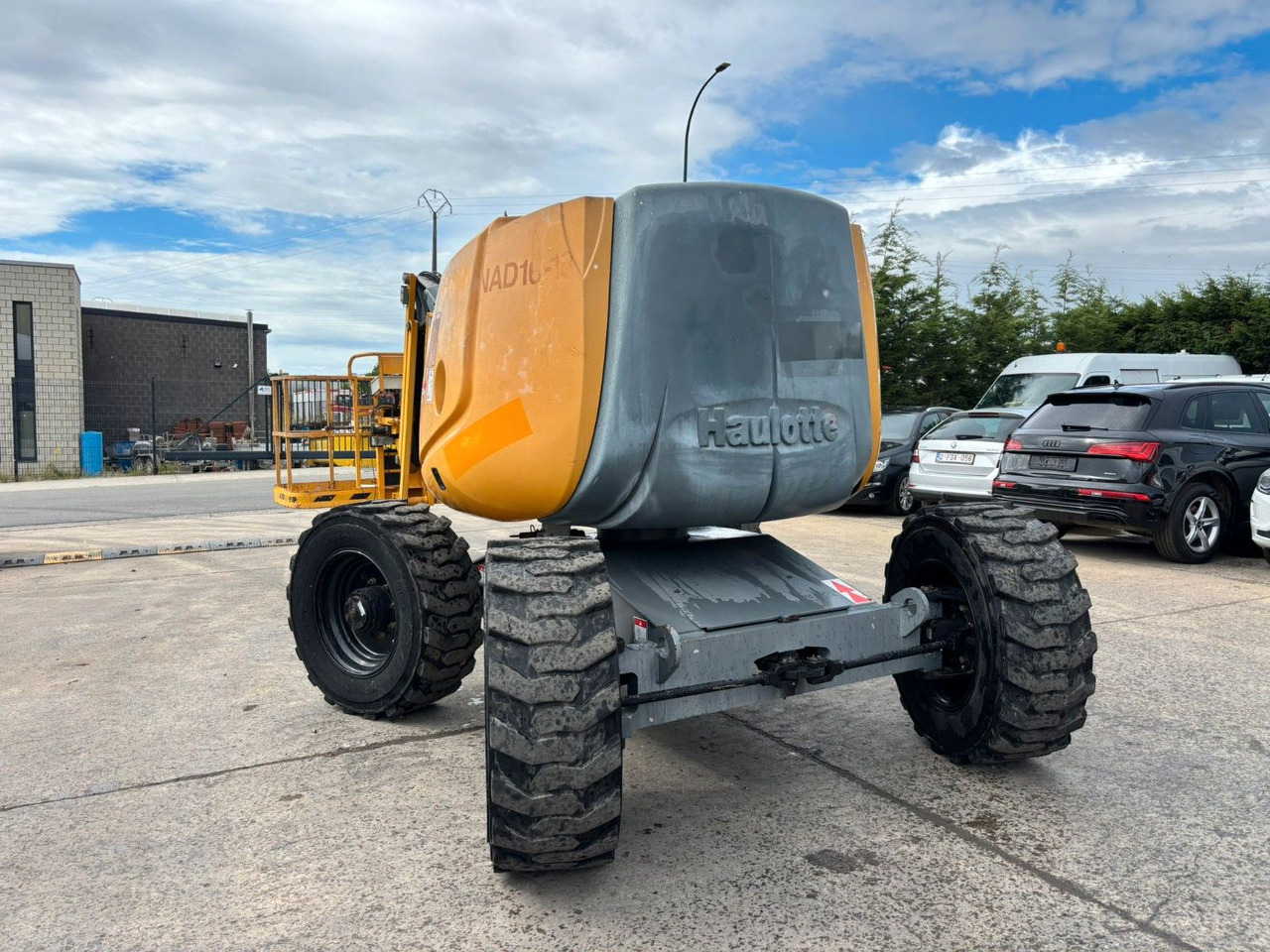 Haulotte HA16PX. 4x4x4. 2900h. - Truck mounted aerial platform: picture 5 Haulotte HA16PX. 4x4x4. 2900h. - Truck mounted aerial platform: picture 5