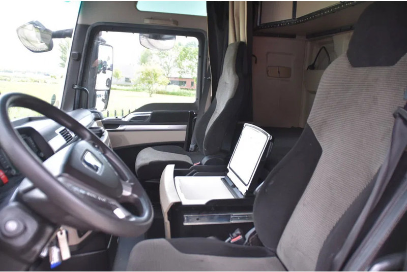 MAN TGX 18.420 - EURO 6 - ADR FL - PARK. AIRCO - NAVI - PTO - XENON LIGHTS - TOP CONDITION - - Tractor unit: picture 5 MAN TGX 18.420 - EURO 6 - ADR FL - PARK. AIRCO - NAVI - PTO - XENON LIGHTS - TOP CONDITION - - Tractor unit: picture 5