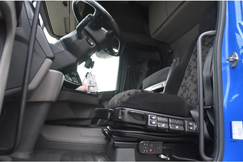 Scania R460 NGS 4x2 - SUPER - RETARDER - 319 TKM - PARK. AIRCO - ACC - NAVI - 2 x FUEL TANKS - TOP CONDITION - - Tractor unit: picture 4 Scania R460 NGS 4x2 - SUPER - RETARDER - 319 TKM - PARK. AIRCO - ACC - NAVI - 2 x FUEL TANKS - TOP CONDITION - - Tractor unit: picture 4