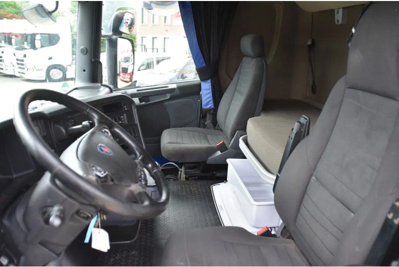 Scania R490 HL 4x2 - RETARDER - HYDRAULIC SYSTEM - 773 TKM - PARK. AIRCO - 2 BEDS - PTO - DIFF. LOCK - - Tractor unit: picture 5 Scania R490 HL 4x2 - RETARDER - HYDRAULIC SYSTEM - 773 TKM - PARK. AIRCO - 2 BEDS - PTO - DIFF. LOCK - - Tractor unit: picture 5
