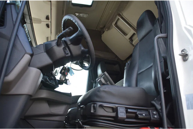Scania S410 NGS 4x2EB MEGA 95 cm or 103 cm driving height - RETARDER - 649 TKM - FULL AIR - PARK. AIRCO - LEATHER SEATS - 2 x FUEL TANK - Tractor unit: picture 4 Scania S410 NGS 4x2EB MEGA 95 cm or 103 cm driving height - RETARDER - 649 TKM - FULL AIR - PARK. AIRCO - LEATHER SEATS - 2 x FUEL TANK - Tractor unit: picture 4