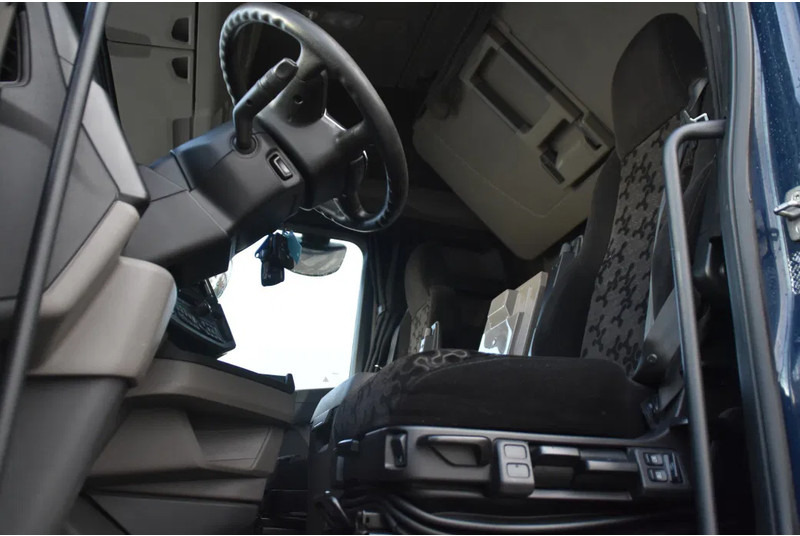 Scania S450 NGS 4x2NB - FULL AIR - 651 TKM - RETARDER - PARK. AIRCO - NAVI - 2 x FUEL TANKS - LED - - Tractor unit: picture 4 Scania S450 NGS 4x2NB - FULL AIR - 651 TKM - RETARDER - PARK. AIRCO - NAVI - 2 x FUEL TANKS - LED - - Tractor unit: picture 4