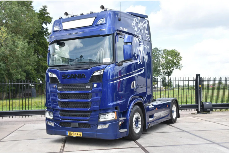 Scania S500 NGS 4x2NB - RETARDER - FULL AIR - PARK. AIRCO - LEATHER SEATS - 2 x FUEL TANKS - ALCOA'S - LED LIGHTS - - Tractor unit: picture 2 Scania S500 NGS 4x2NB - RETARDER - FULL AIR - PARK. AIRCO - LEATHER SEATS - 2 x FUEL TANKS - ALCOA'S - LED LIGHTS - - Tractor unit: picture 2