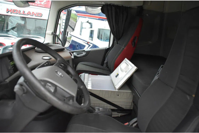 Volvo FH 460 Globe 4x2 - FULL AIR - 628 TKM - HYDRAULIC SYSTEM - PTO - NAVI - 2 x FUEL TANKS - - Tractor unit: picture 5 Volvo FH 460 Globe 4x2 - FULL AIR - 628 TKM - HYDRAULIC SYSTEM - PTO - NAVI - 2 x FUEL TANKS - - Tractor unit: picture 5