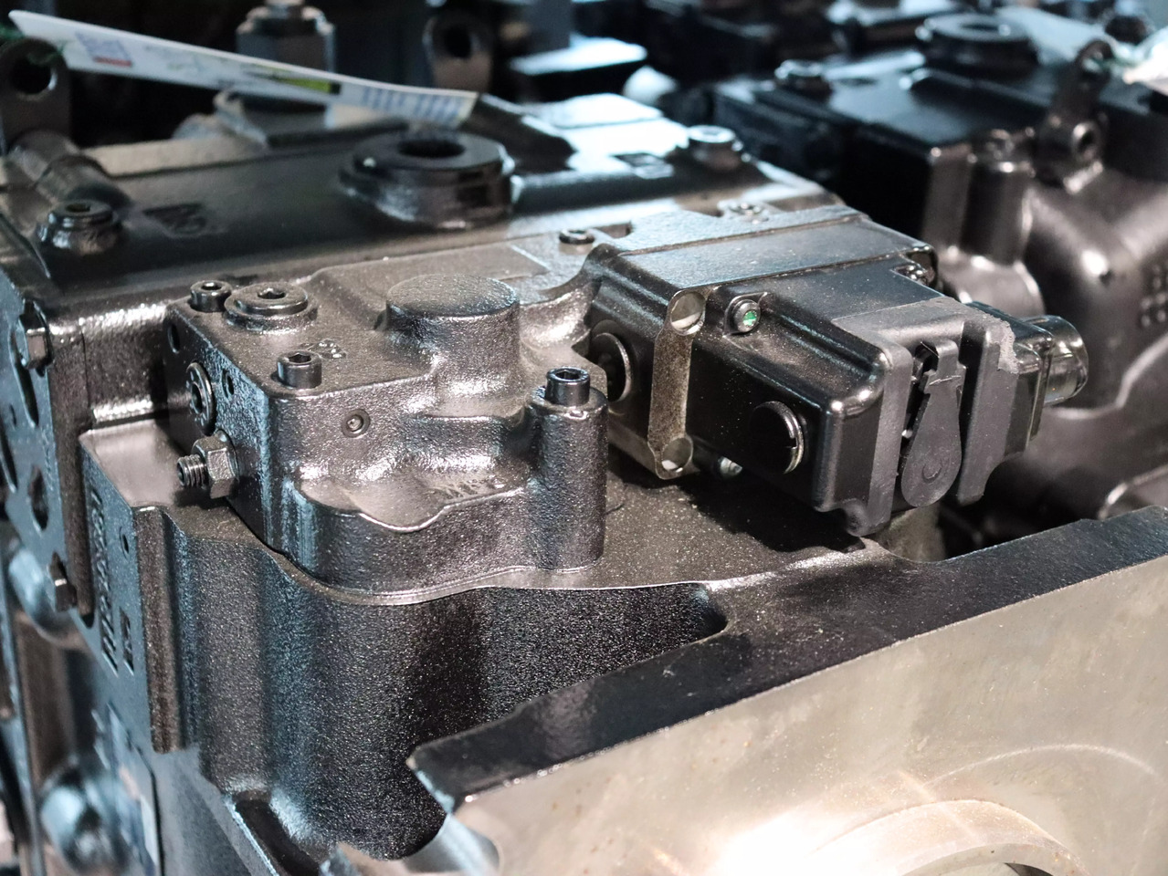 DANFOSS / SAUER 90L250 KA5BC80 S3C8 K03 NNN 424224 - Hydraulic pump for Construction machinery: picture 3 DANFOSS / SAUER 90L250 KA5BC80 S3C8 K03 NNN 424224 - Hydraulic pump for Construction machinery: picture 3