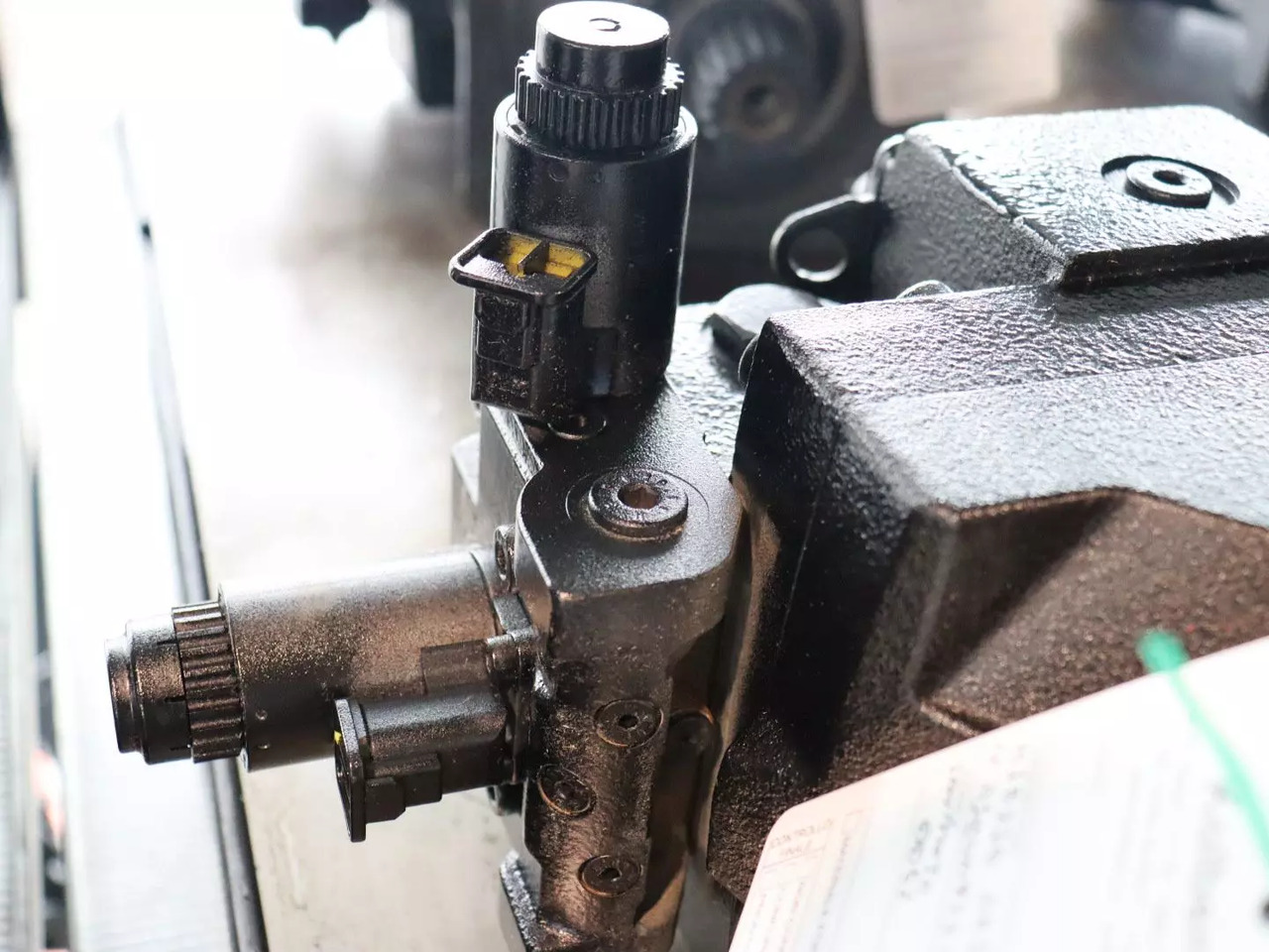 DANFOSS / SAUER H1B110-AK1-K1-NCRADNJNNA10NN027N25NNN - Hydraulic motor for Construction machinery: picture 2 DANFOSS / SAUER H1B110-AK1-K1-NCRADNJNNA10NN027N25NNN - Hydraulic motor for Construction machinery: picture 2