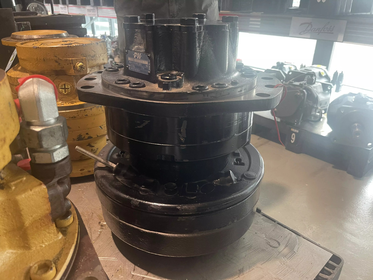 POCLAIN MS11-0-121-R11-1P22-5DEFJ - Hydraulic motor for Construction machinery: picture 1 POCLAIN MS11-0-121-R11-1P22-5DEFJ - Hydraulic motor for Construction machinery: picture 1