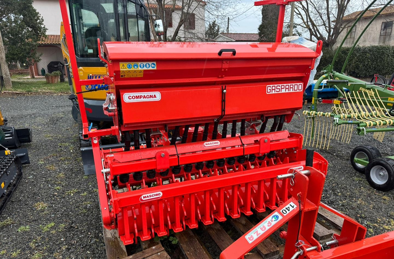 Combinata - Combine seed drill: picture 1 Combinata - Combine seed drill: picture 1