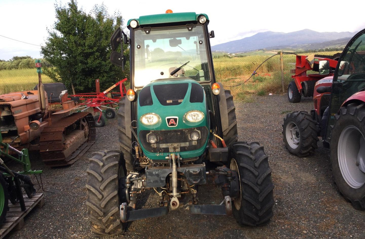 Trattore - Farm tractor: picture 1 Trattore - Farm tractor: picture 1